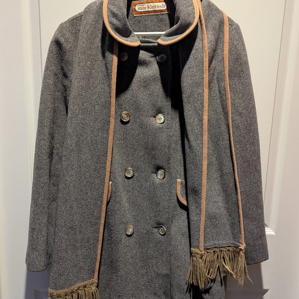 Mackintosh Gray Double-Breasted Women's Coat with Scarf